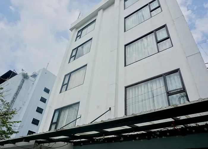 Triple At Hash Silom Soi 3 *